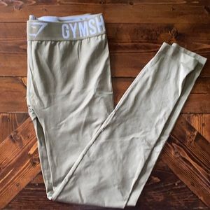 Gym shark leggings